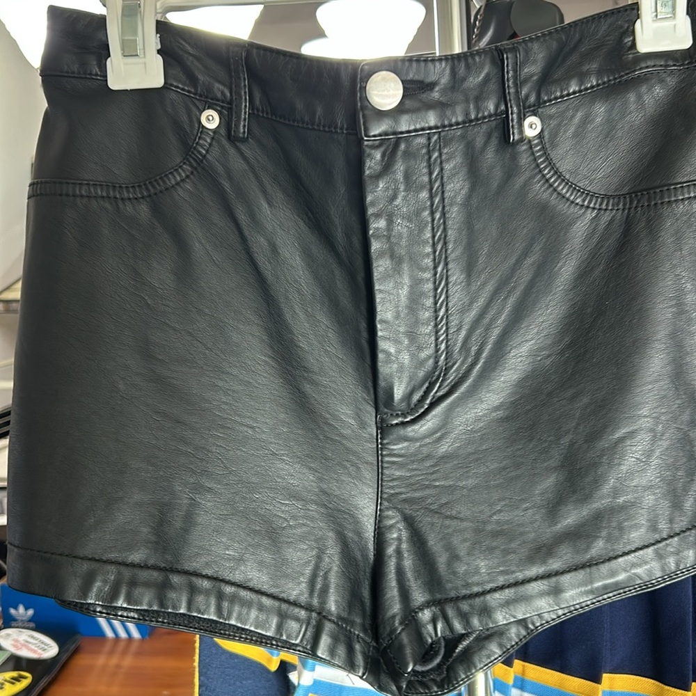 🖤Faux Leather Shorts🖤